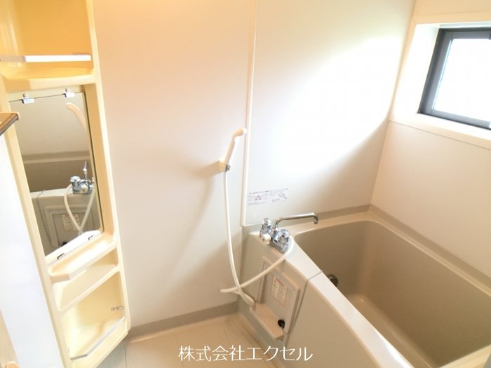 バス・シャワールーム　追い焚き付きです。