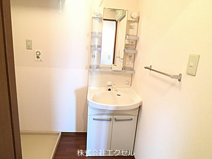 洗面設備　独立洗面台です。