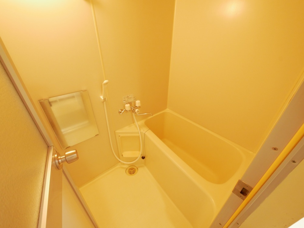 DOMES 325の風呂写真