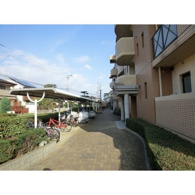 建物外観　【その他共用部】駐輪場