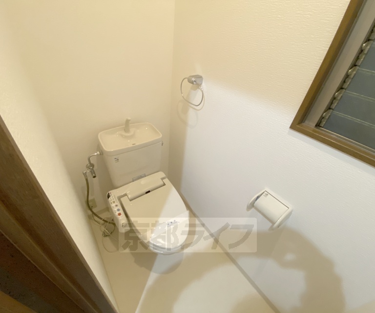 トイレ　洗浄機能付きトイレです。