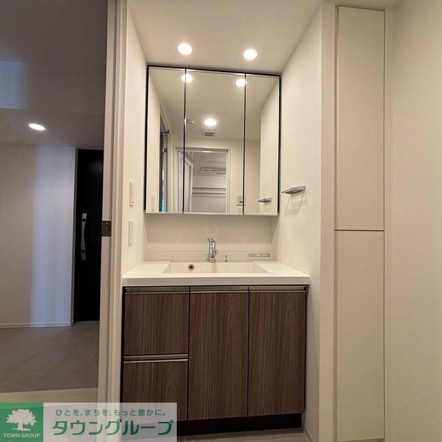 洗面設備　※写真は同タイプ住戸です。