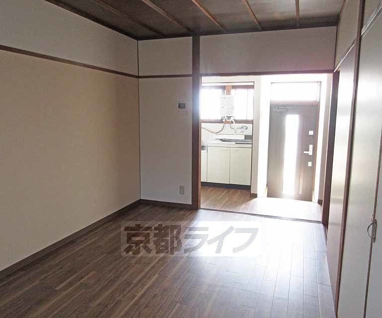 居室・リビング　綺麗なフローリングのお部屋です・