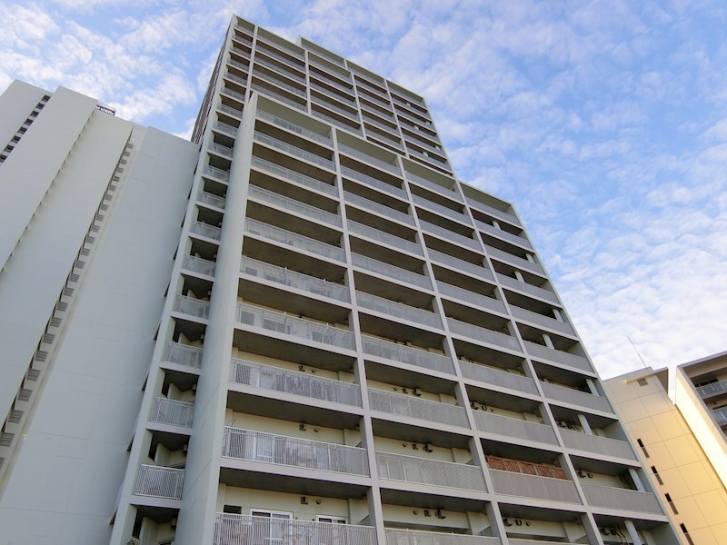 神戸市中央区脇浜海岸通のマンションの建物外観