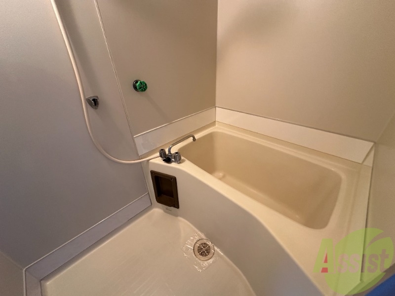 バス・シャワールーム　お風呂も広く１日の疲れもしっかり癒せます。