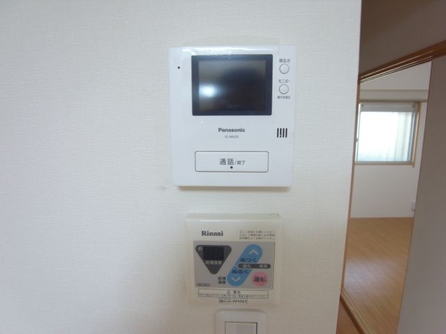 その他設備　モニタフォン・給湯リモコン