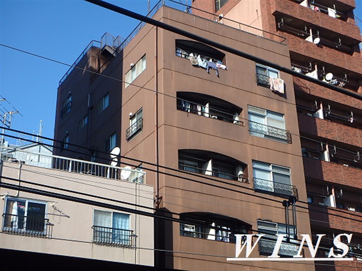 渋谷区幡ヶ谷のマンションの建物外観