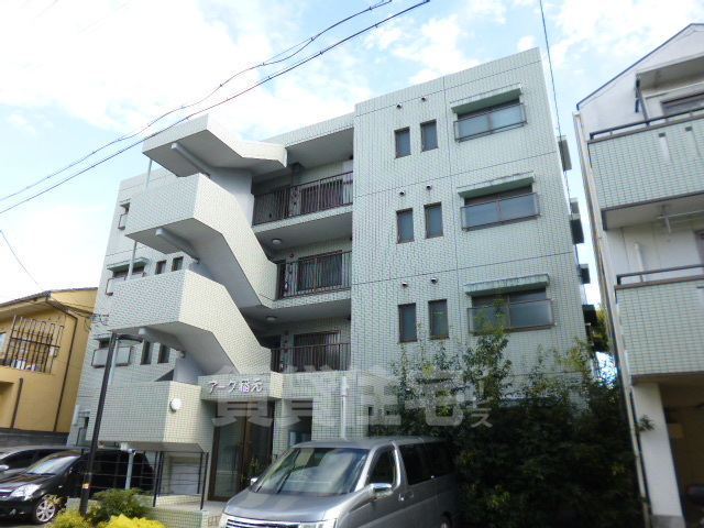 名古屋市昭和区塩付通のマンションの建物外観