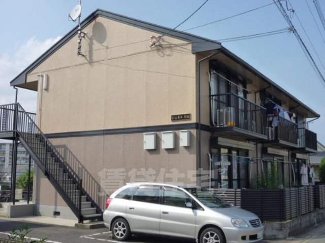 【ジュネス片山の建物外観】