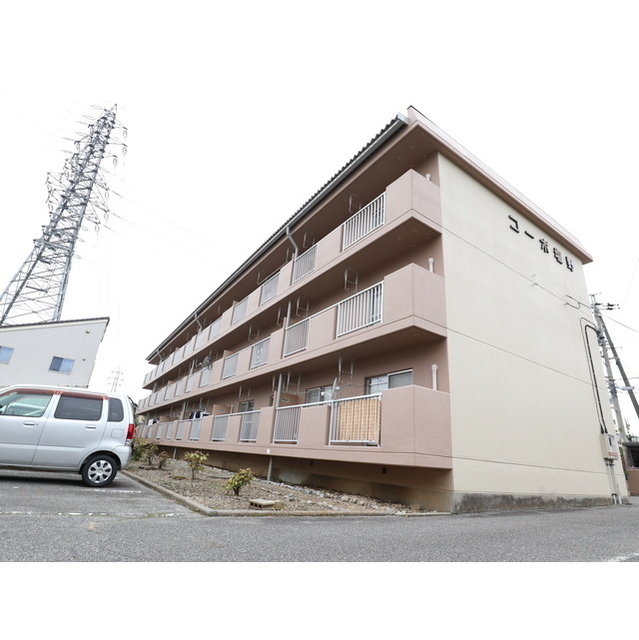 松本市大字里山辺のマンションの建物外観