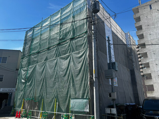 札幌市豊平区美園八条のマンションの建物外観