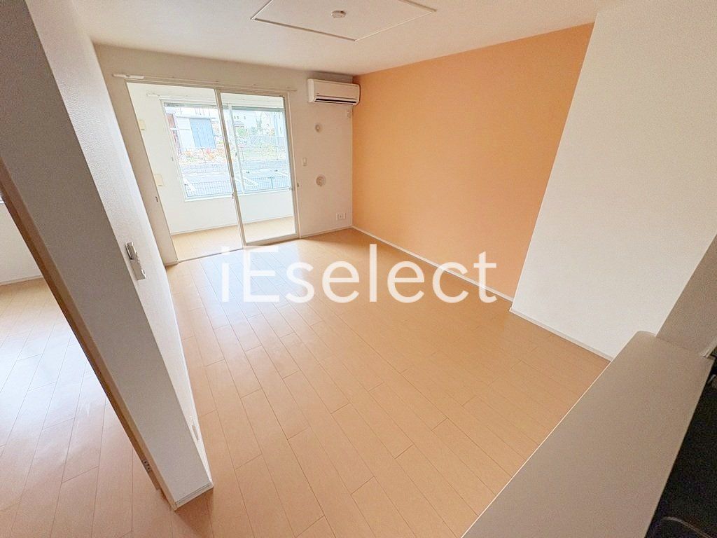 居室・リビング　広々開放的なリビングです♪