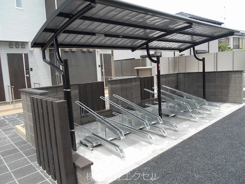 その他共有部分　屋根付きの駐輪場です。