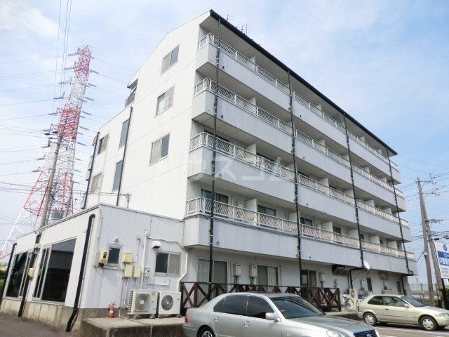 四日市市釆女町のマンションの建物外観