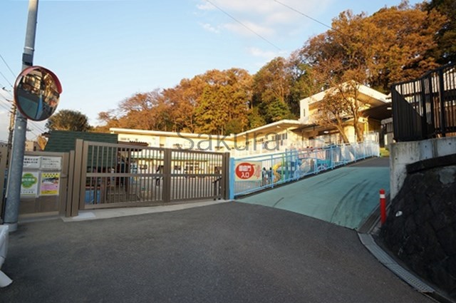 【横浜市港南区日野のマンションの幼稚園・保育園】