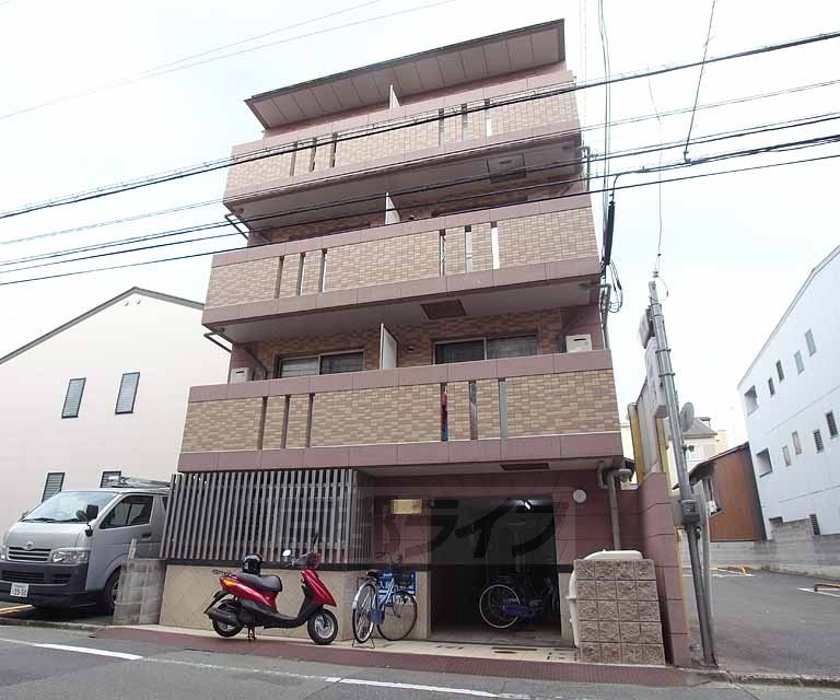 京都市左京区讃州寺町のマンションの建物外観