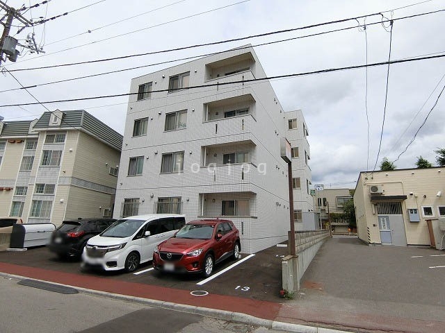 函館市日吉町のマンションの建物外観