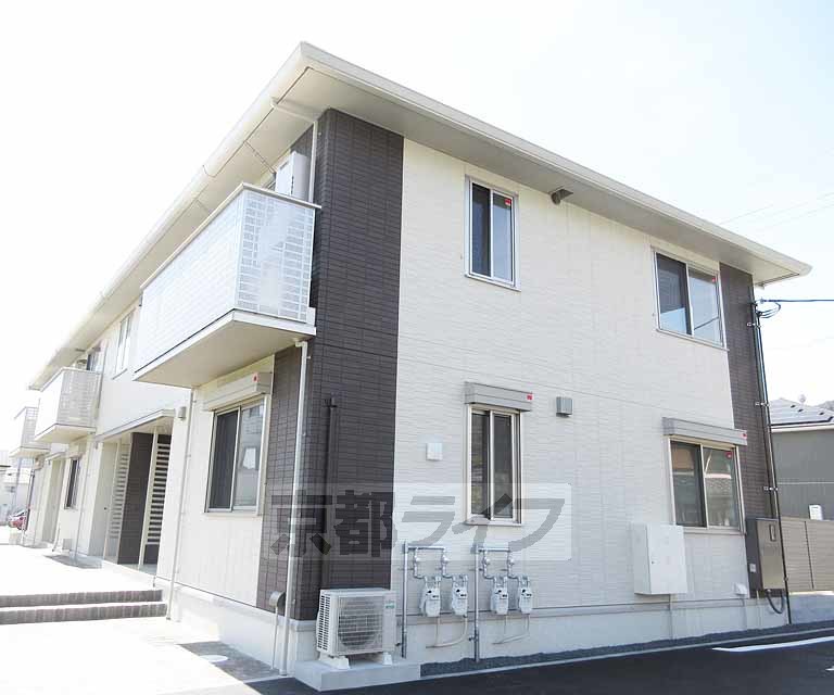 【大津市南志賀のアパートの建物外観】