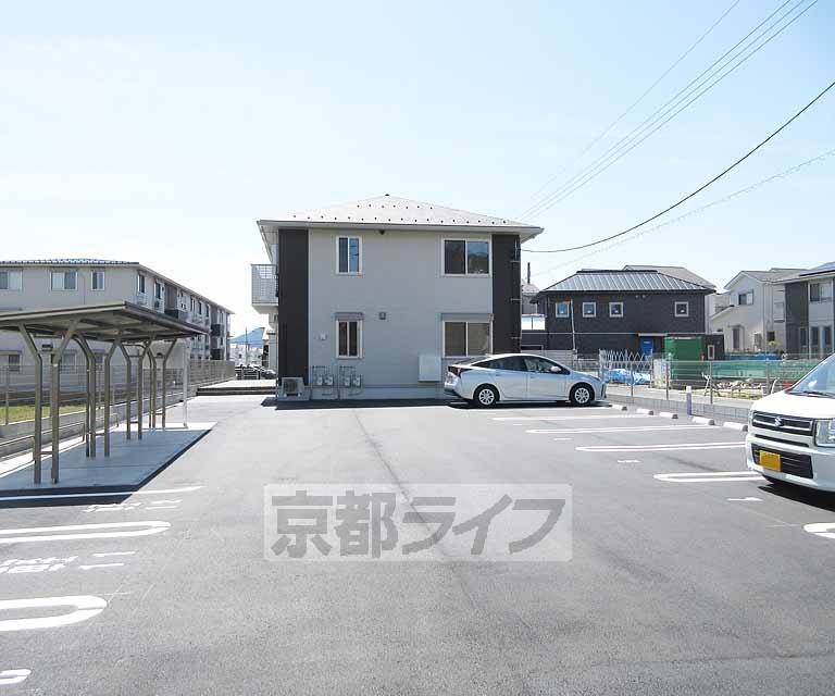 【大津市南志賀のアパートの建物外観】