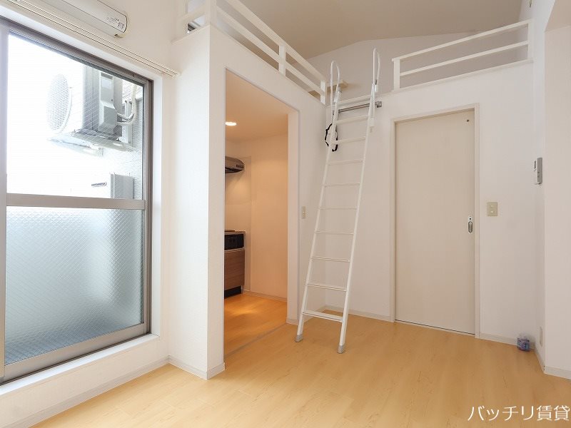 居室・リビング　画像は、同型タイプの為、現状を優先いたします。