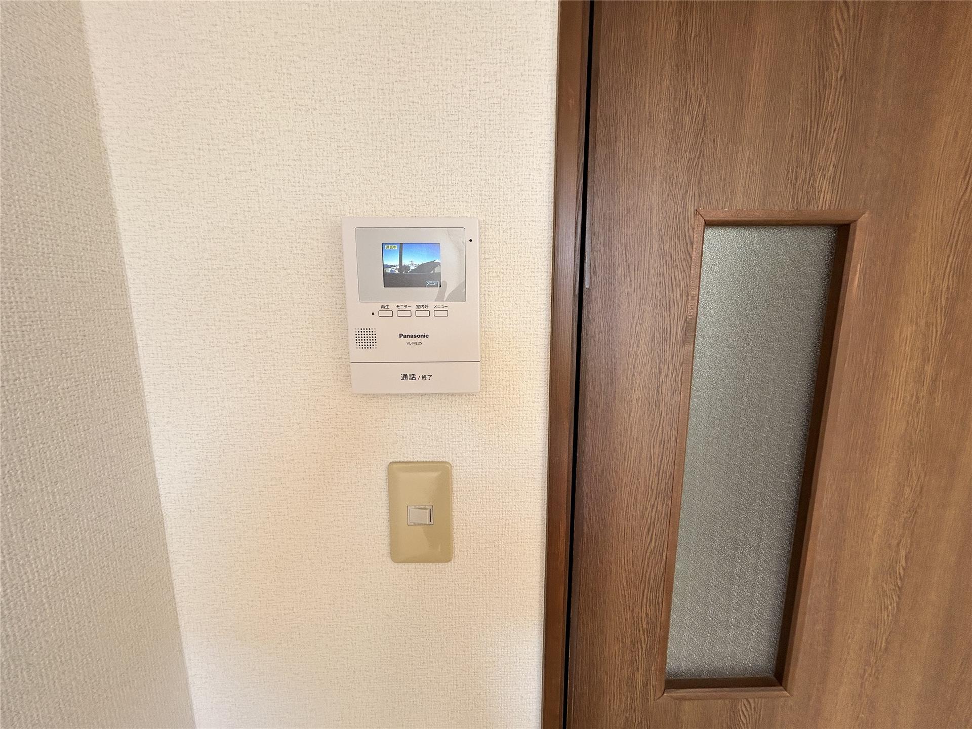 セキュリティ　来訪者と会話の出来るTVモニターホン付きです