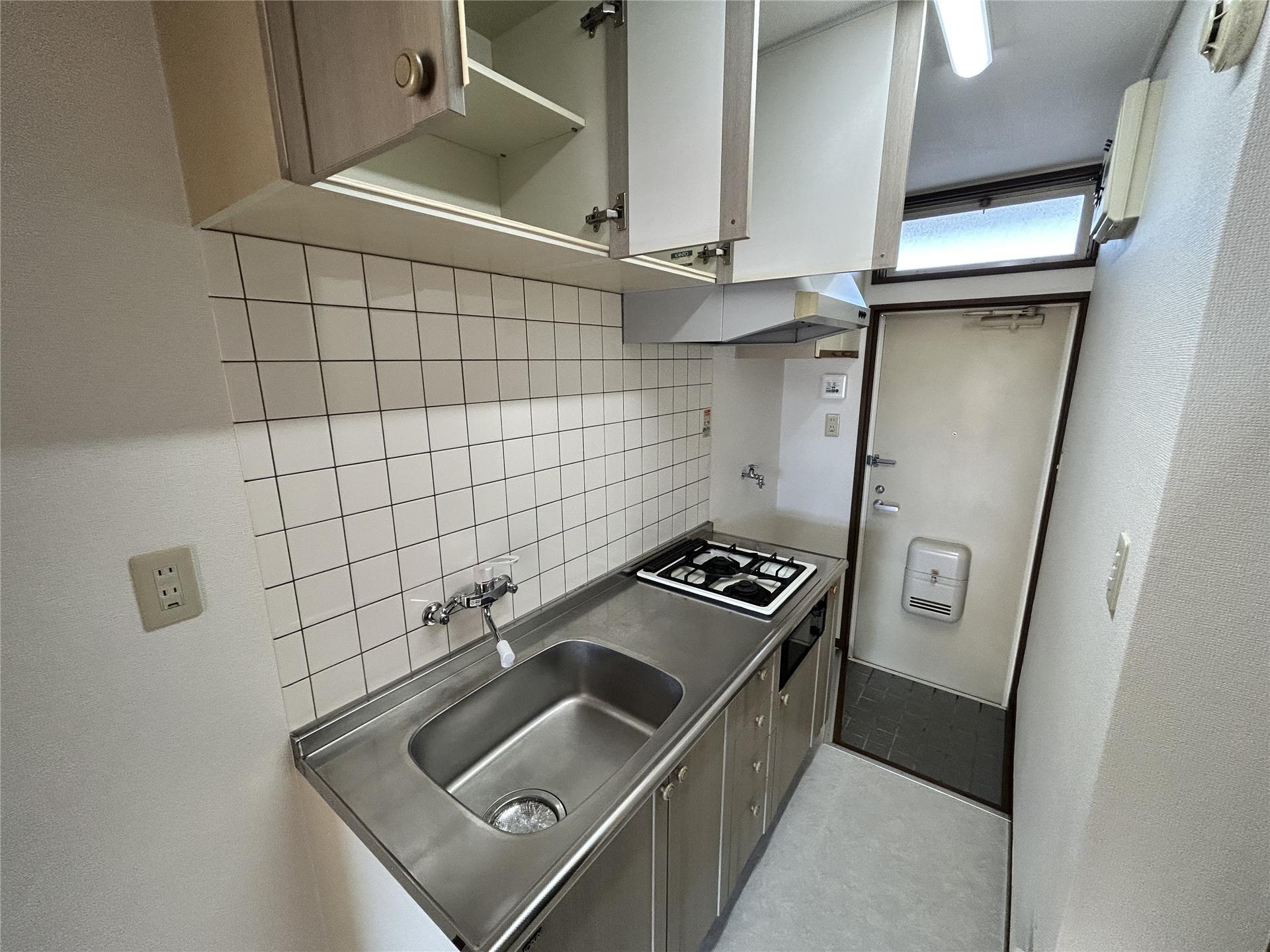 キッチン　2口コンロ付きで料理のしやすいキッチンです