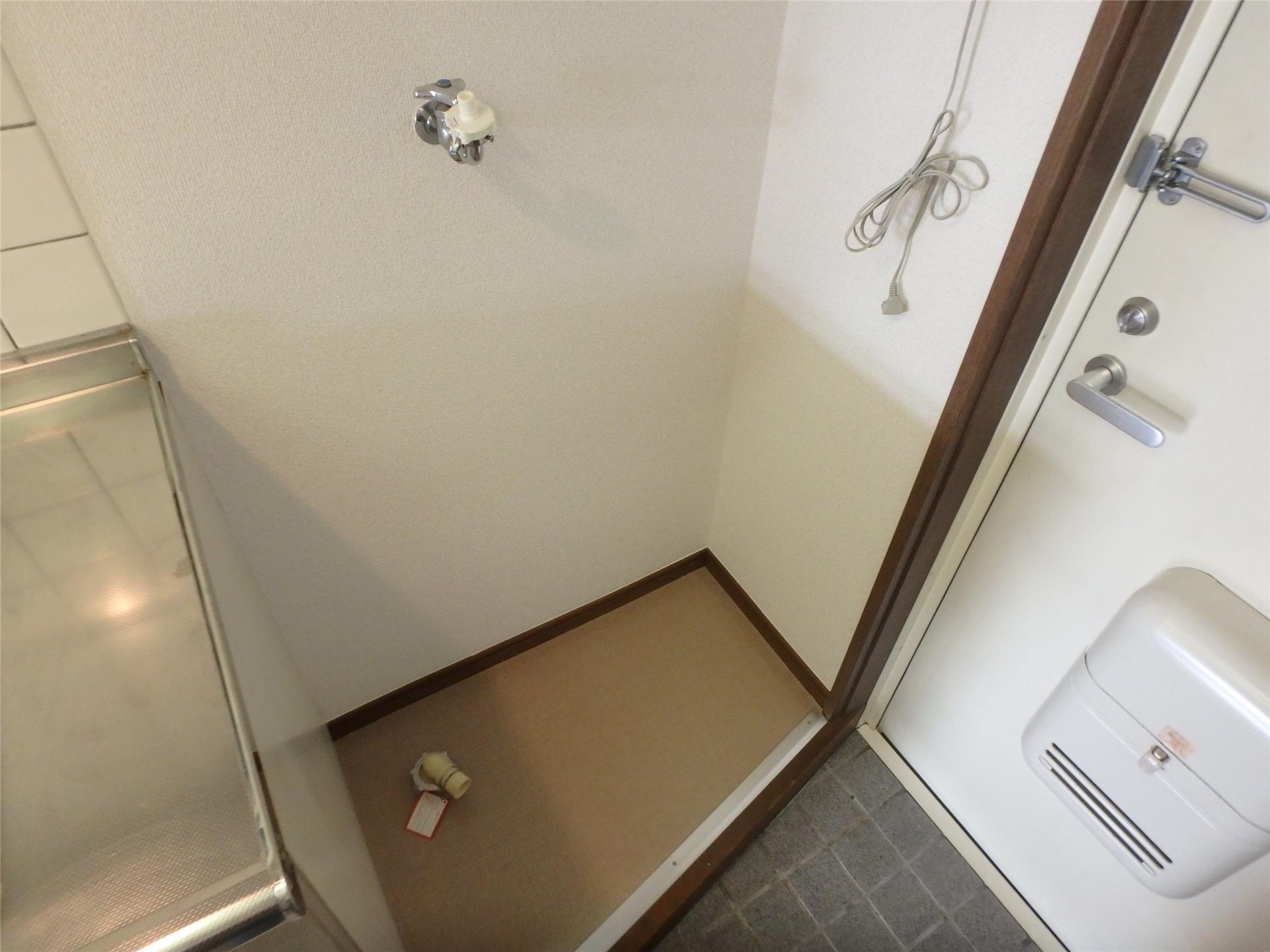 その他設備　室内洗濯機置場です