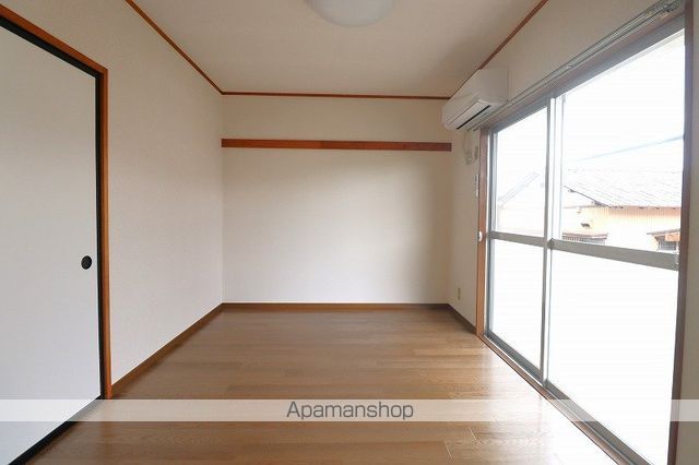 グリーンハイツ稲葉の居間写真