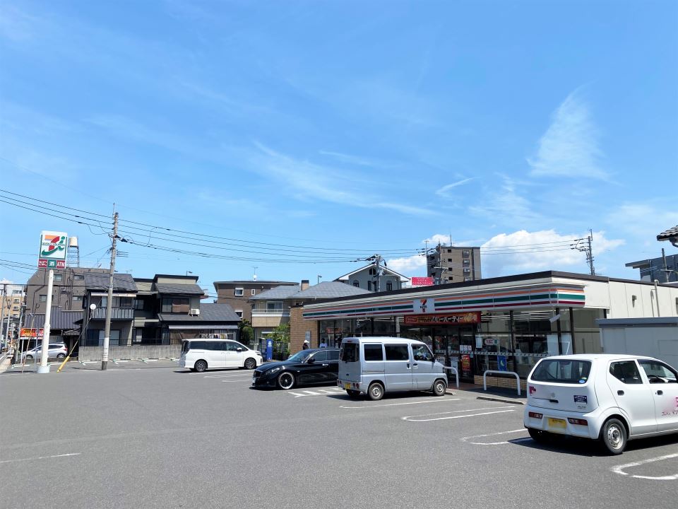 コンビニ　セブンイレブン南鹿児島駅前店（コンビニ）まで400m