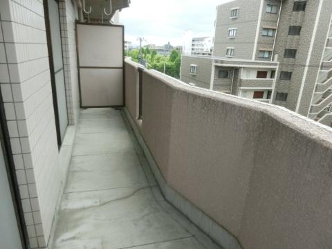 　バルコニー　ベランダ