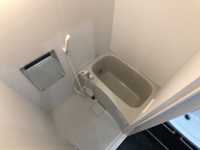 バス・シャワールーム　シンプルで機能できなユニットバスです