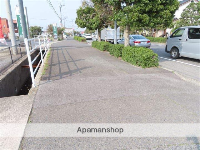 その他　前面道路（その他）まで0m