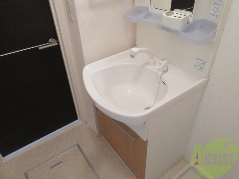 洗面設備　清潔感ある洗面台