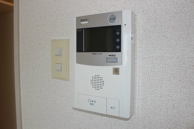 セキュリティ　モニター付きインターホンでセキュリティ面も安心です。