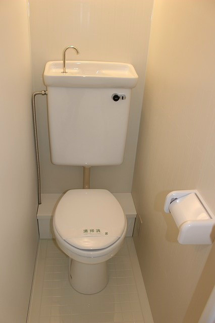 トイレ　バス・トイレ別です。