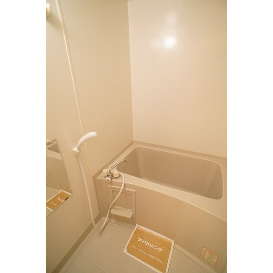 バス・シャワールーム　冬でもあったか追い炊き給湯