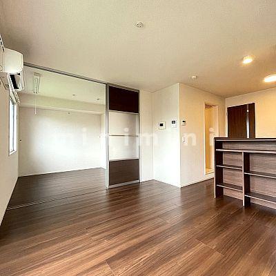 居室・リビング　※写真は同シリーズ類似物件を含む為現況優先とさせて頂きます