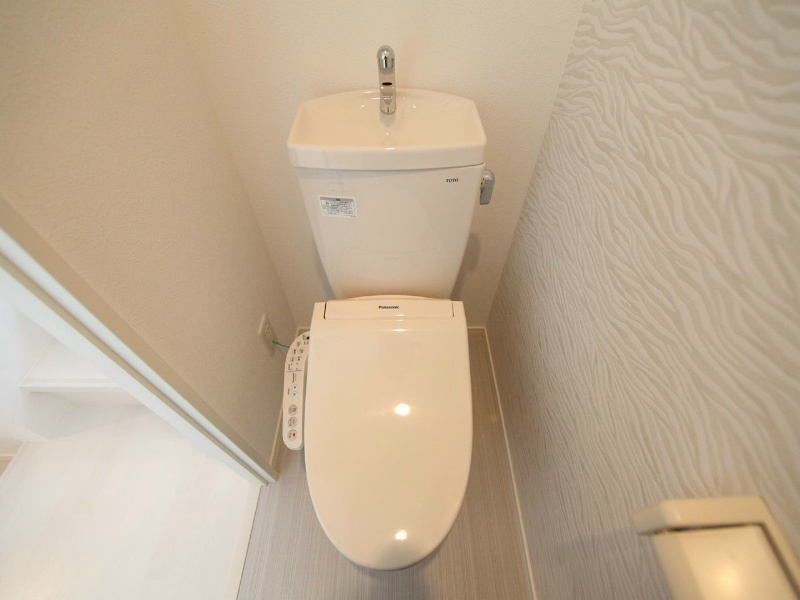 トイレ　温水洗浄暖房便座付トイレ