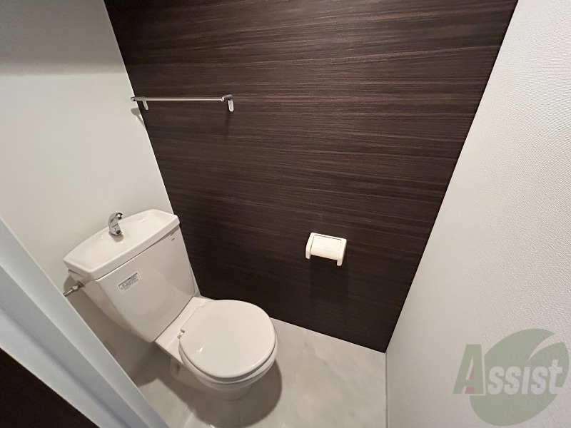 トイレ　こちらはトイレです。清潔感があり、安心して使用できます。