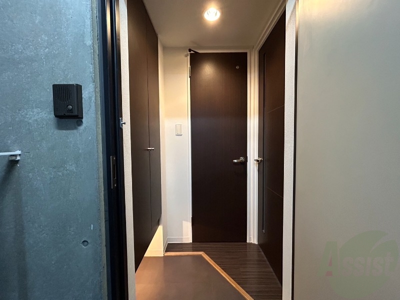 玄関　玄関です。カーテンレールもついていますよ。