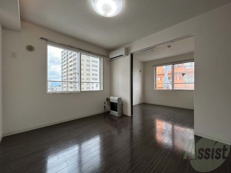 居室・リビング　広くてキレイなお部屋が広がっていて、充実した生活が送れそう。