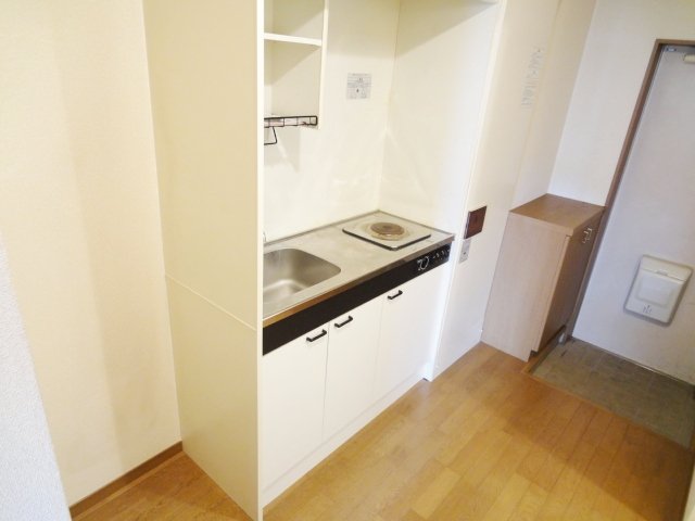 キッチン　同物件別号室