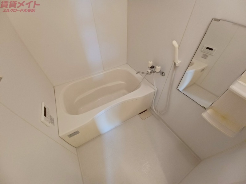 バス・シャワールーム　同型参考写真