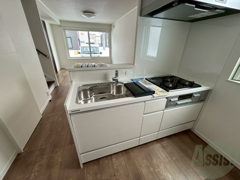 キッチン　キッチンはスペースも広々していて使いやすそうですよ！