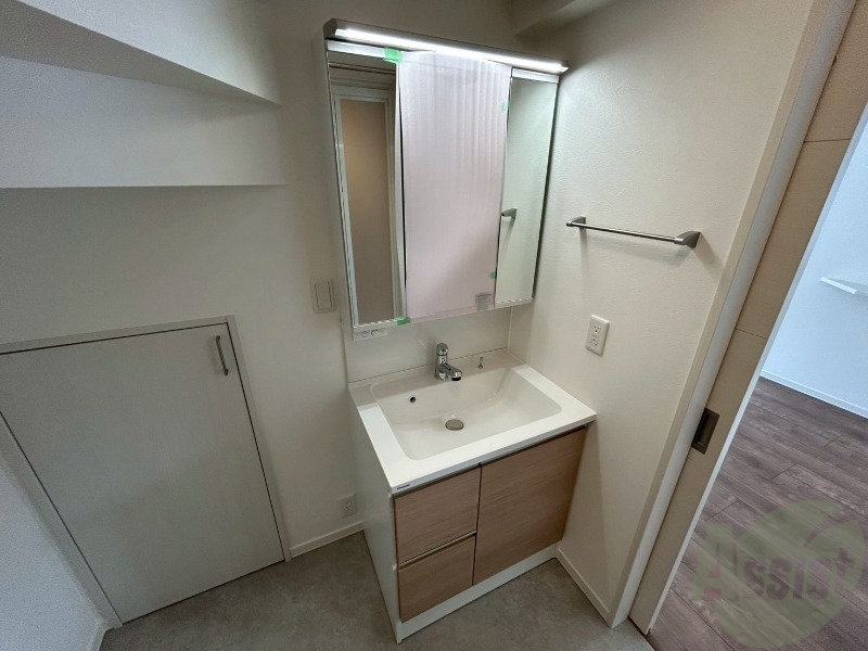 洗面設備　こちらに洗面台があります。朝の洗顔はこちらで。