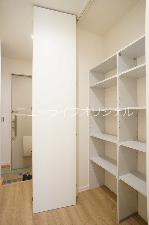 収納　日用品のストックやアウトドア品などの収納に役立ちます★