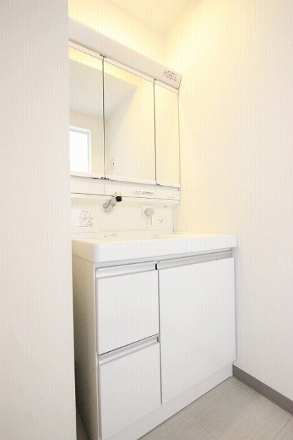 洗面設備　同物件別号室です。