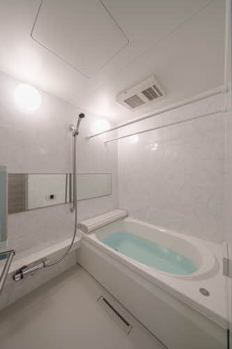 バス・シャワールーム　バスルーム