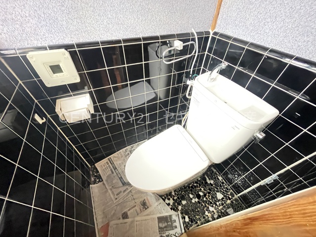 恩智北町ガレージ付き戸建てのトイレ写真