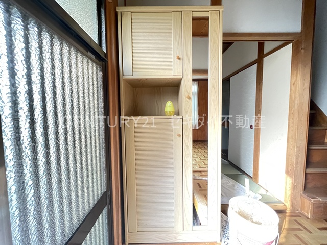 恩智北町ガレージ付き戸建ての玄関写真